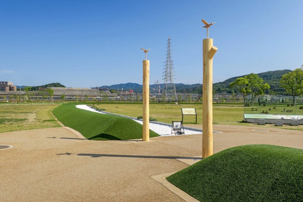 広場の人工芝のデザイン例
