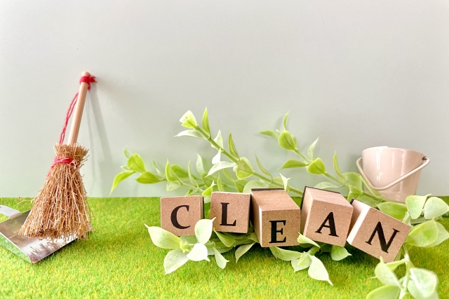 泥やゴミを取り除く